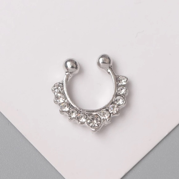 "Kelsie" Nose Ring/Ear Cuff Diamond Everyday/Costume/Beach Jewelry/Accessory - Picture 6 of 8